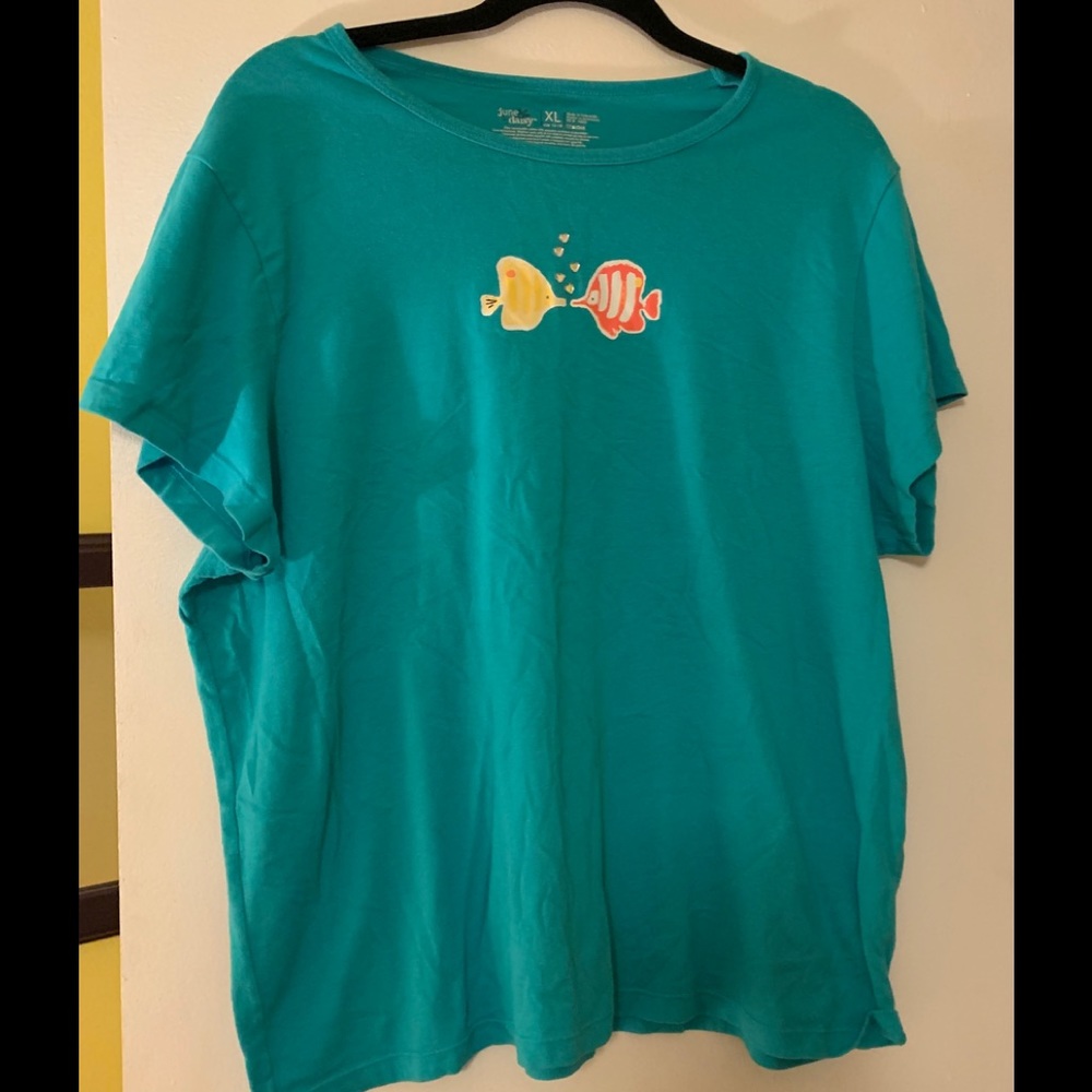 June & Daisey T-Shirt. Size XL (16-18)